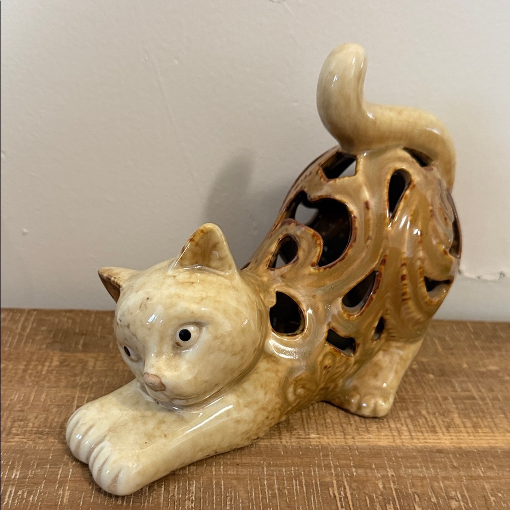 Ceramic Cat Figurine 🐈